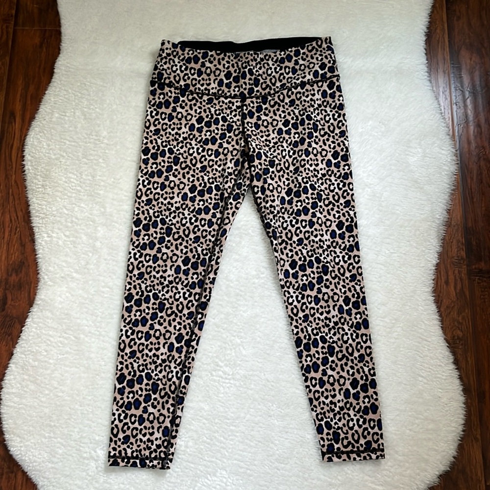 VS Victoria Sport Leopard Leggings
